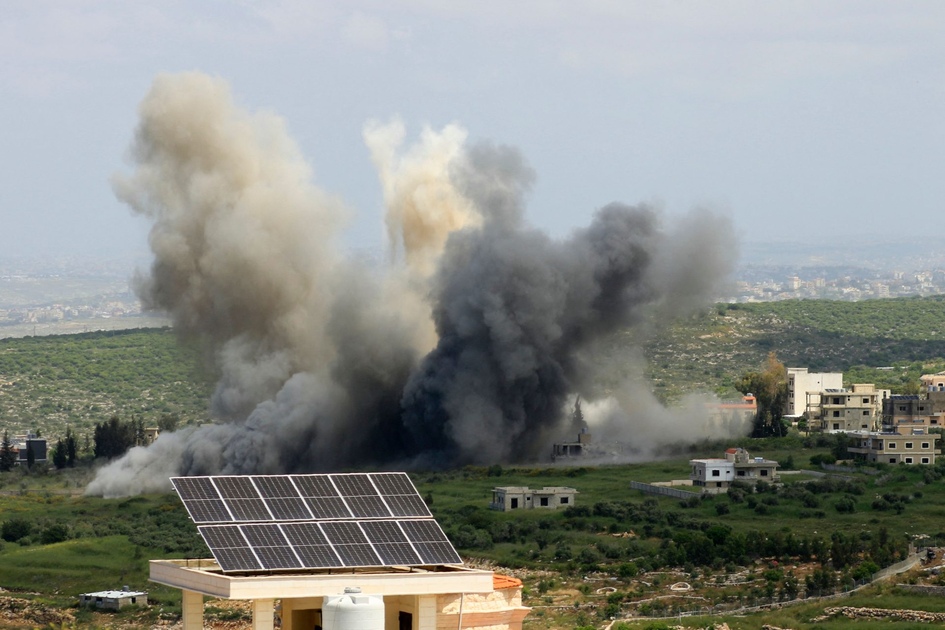 Hezbollah abat un drone israélien et attaque deux sites en Galilée