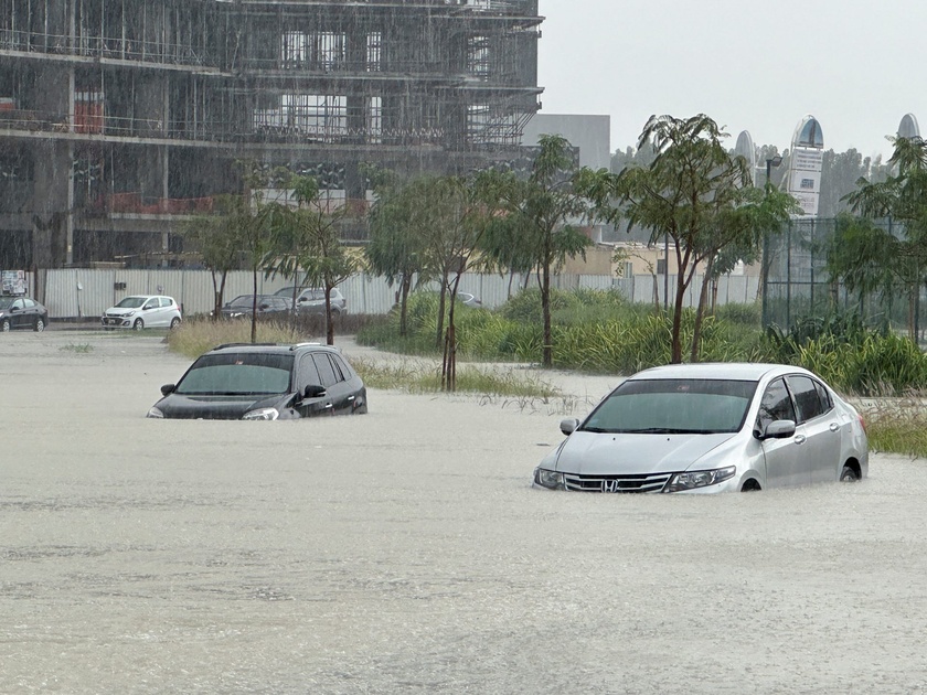 Inondations à Dubaï, pas dues à l'ensemencement des nuages selon les experts