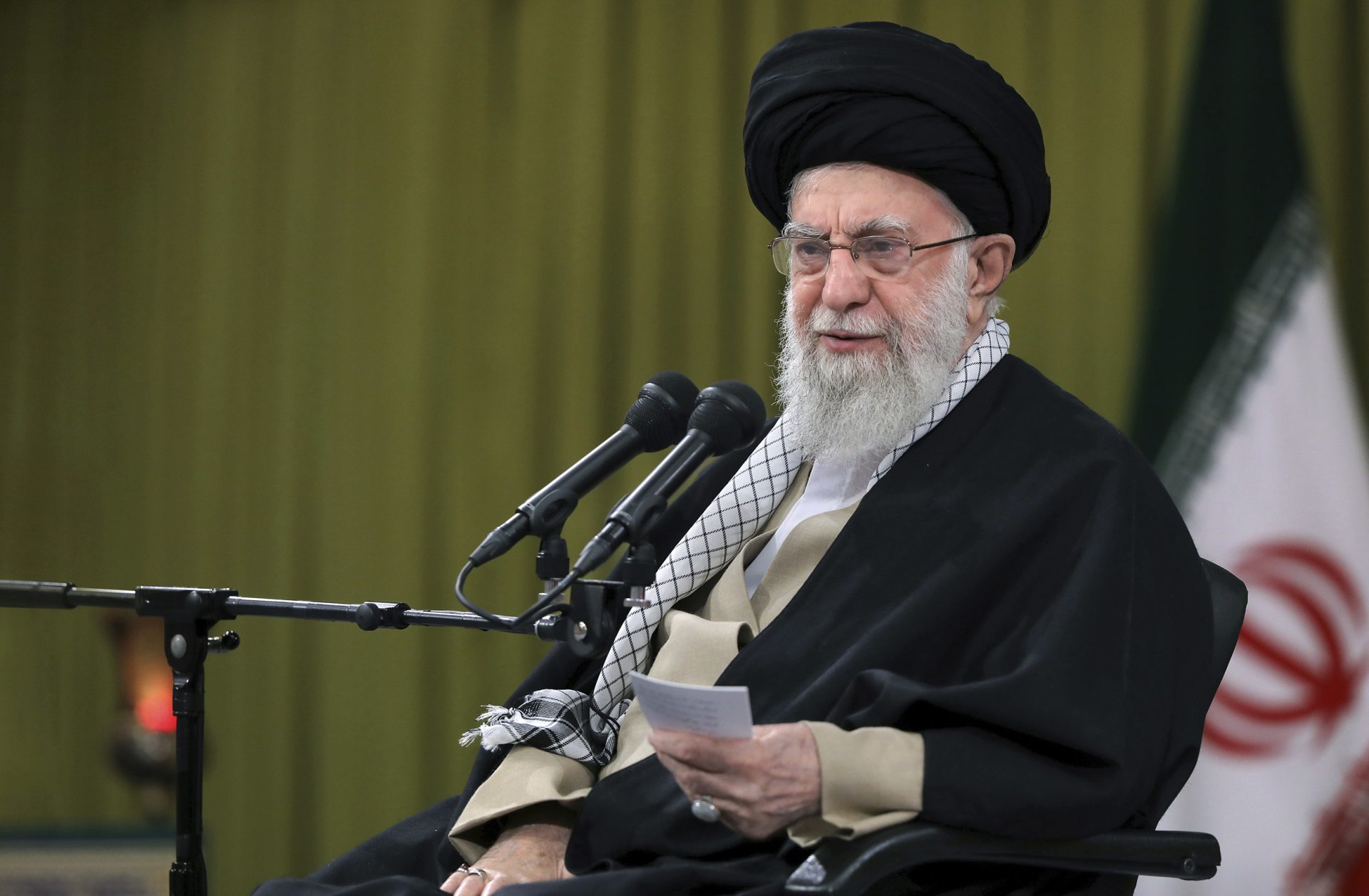 Khamenei affirme que l'Iran montre sa force face à Israël