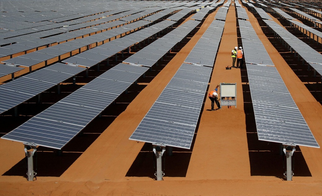 L'Égypte lance la construction de deux centrales solaires
