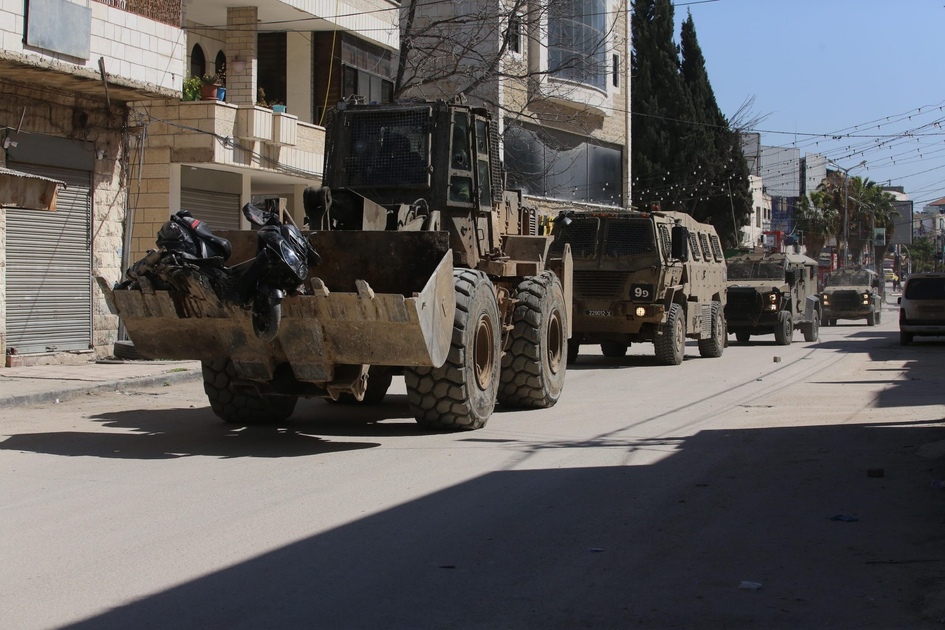 L'occupation lance des raids à Hébron et des travaux à Jénine