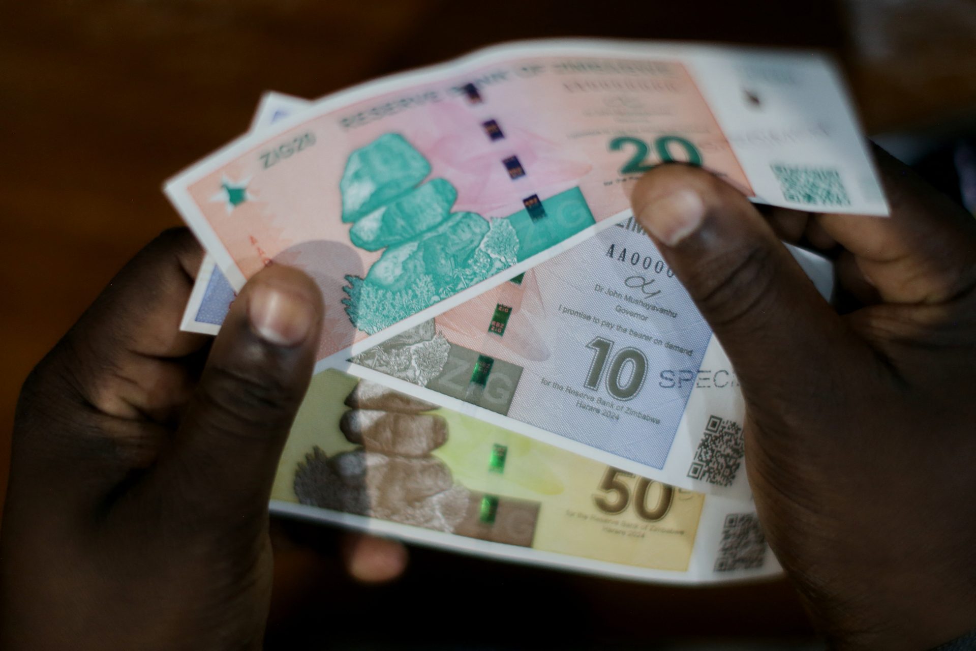 Le Zimbabwe lance une monnaie adossée à l'or contre l'inflation