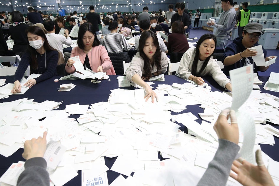 Le parti au pouvoir en Corée du Sud subit une défaite écrasante aux élections