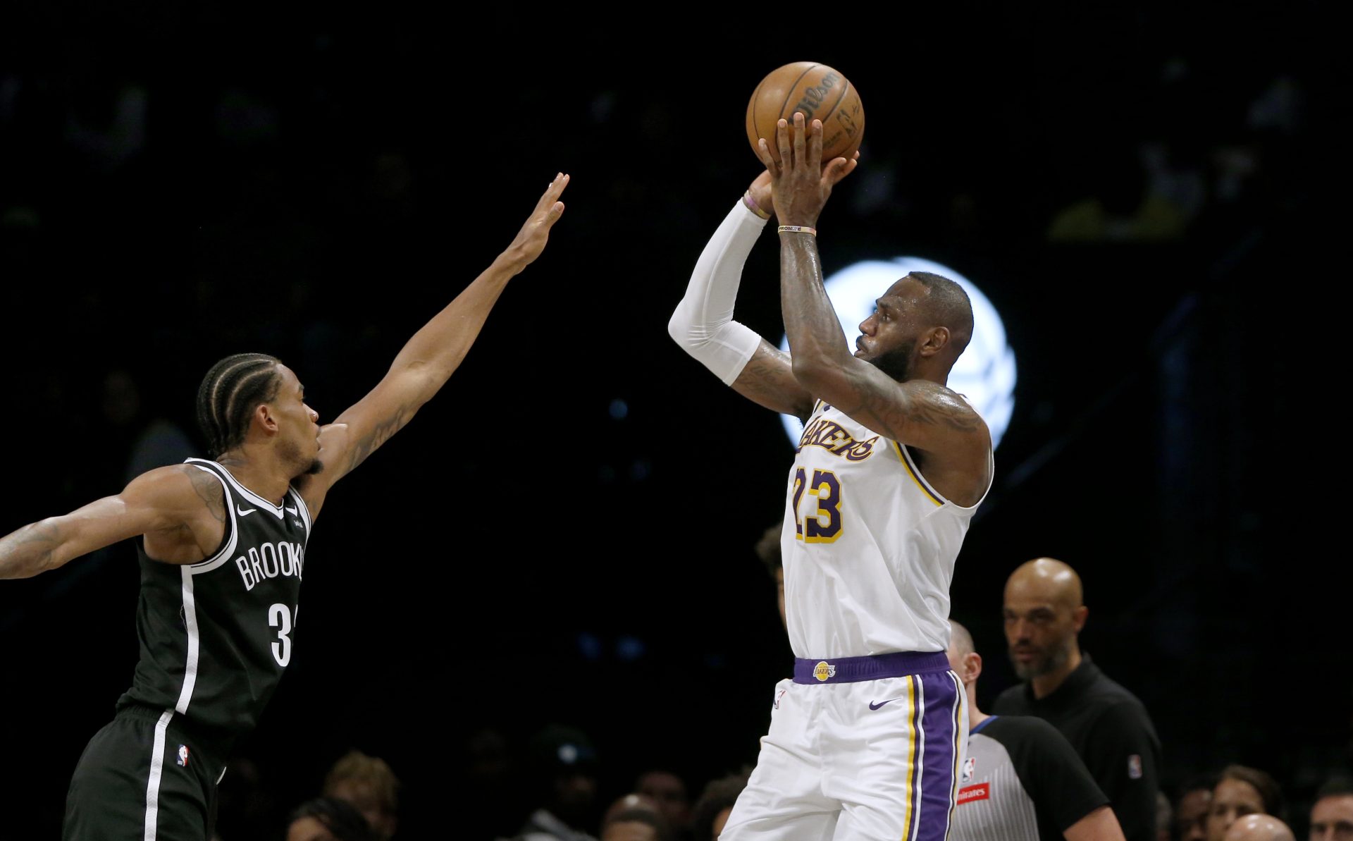 LeBron James égale son record de tirs à 3 points, Lakers vainqueurs des Nets 116-104