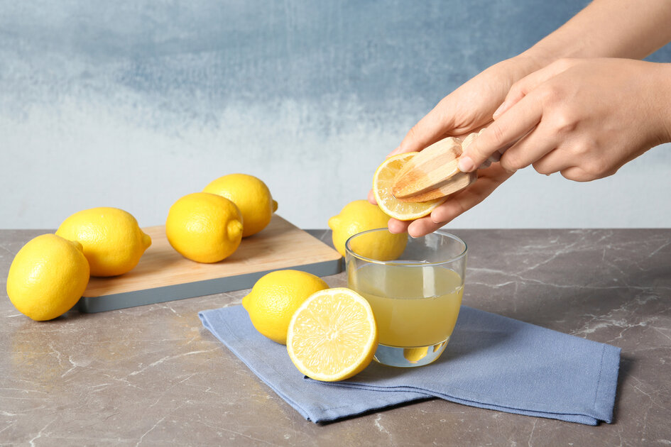 Les risques réels de boire du jus de citron quotidiennement
