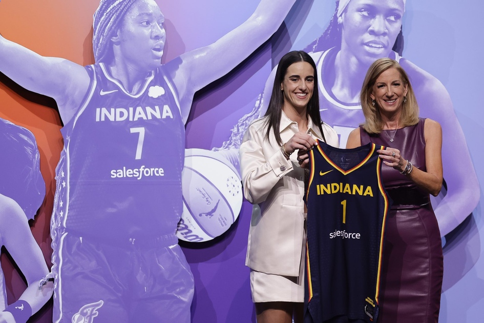 Prodige du basket universitaire Caitlin Clark première au draft WNBA