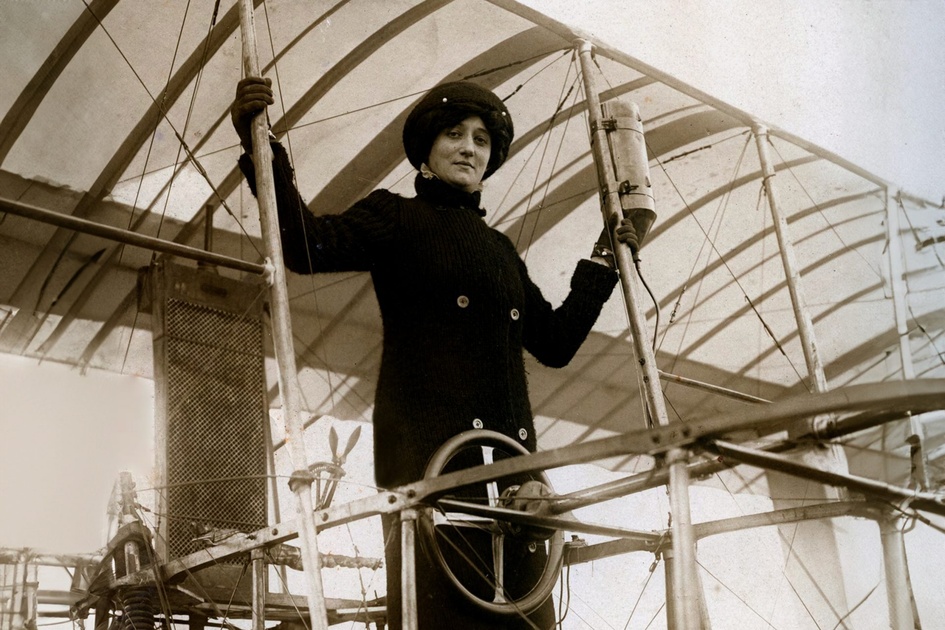 Raymonde de Laroche, pionnière de l'aviation féminine