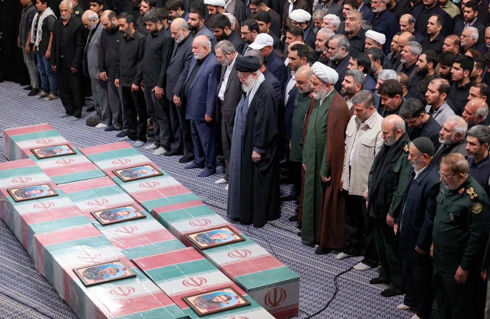 Téhéran rend hommage aux officiers tués lors d'un raid à Damas