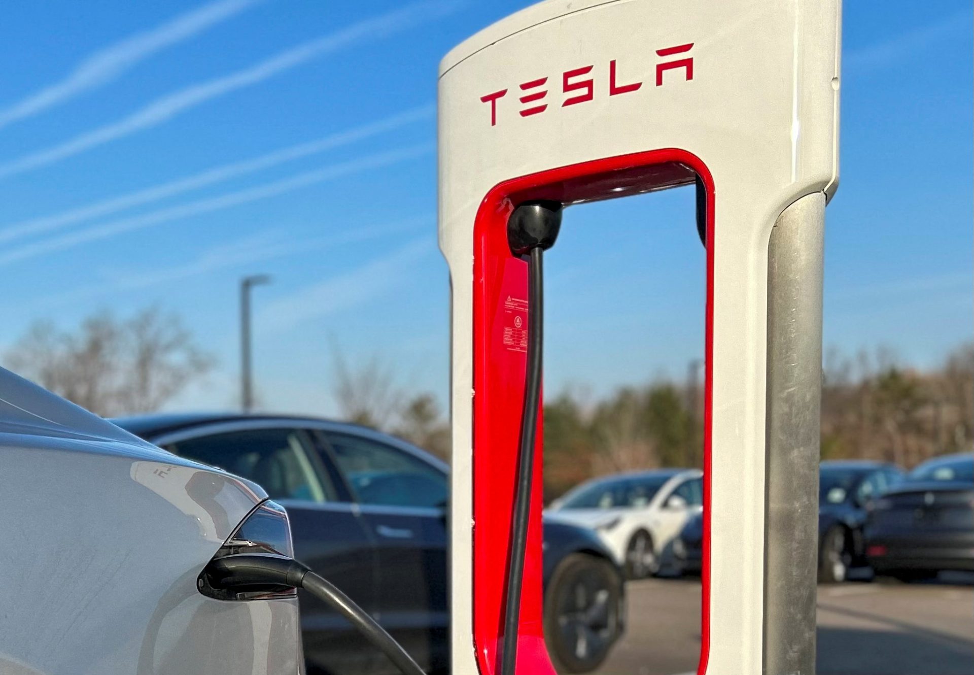 Tesla prévoit de licencier plus de 10% de ses effectifs mondiaux