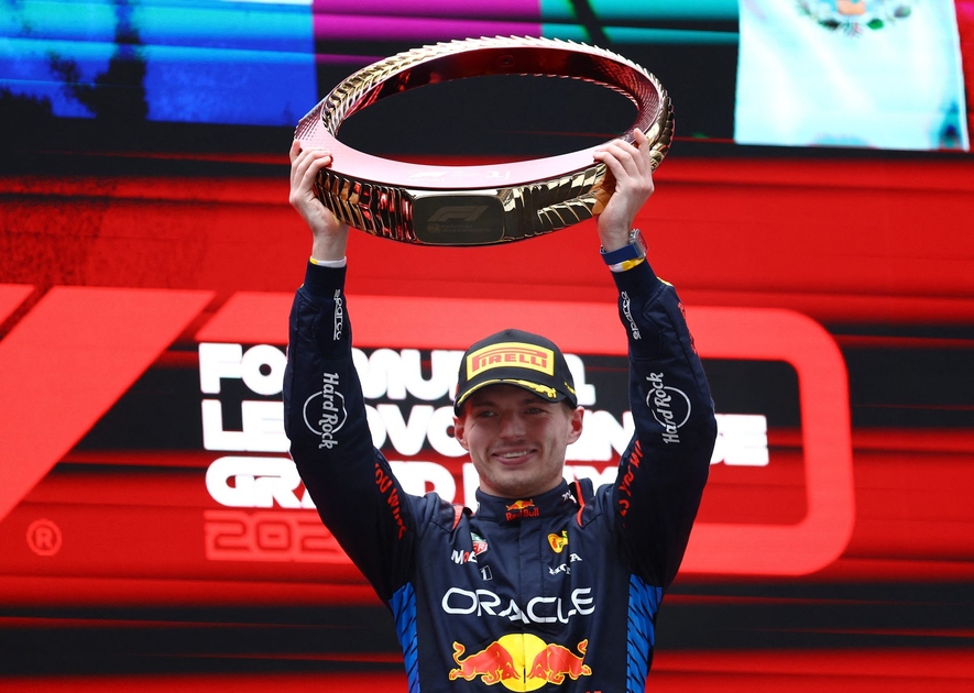 Verstappen triomphe en Chine et creuse l'écart au championnat F1