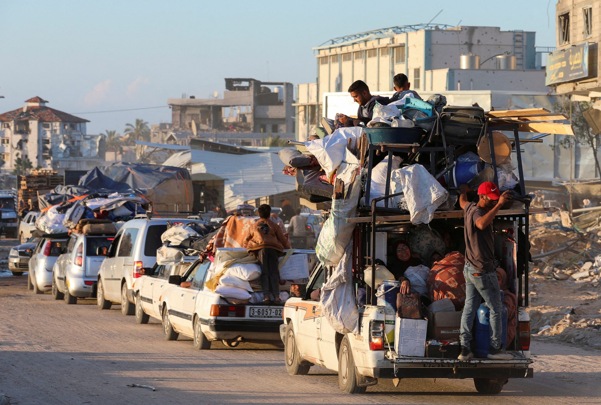300 000 déplacés à Rafah, Israël bombarde encore Jabaliya