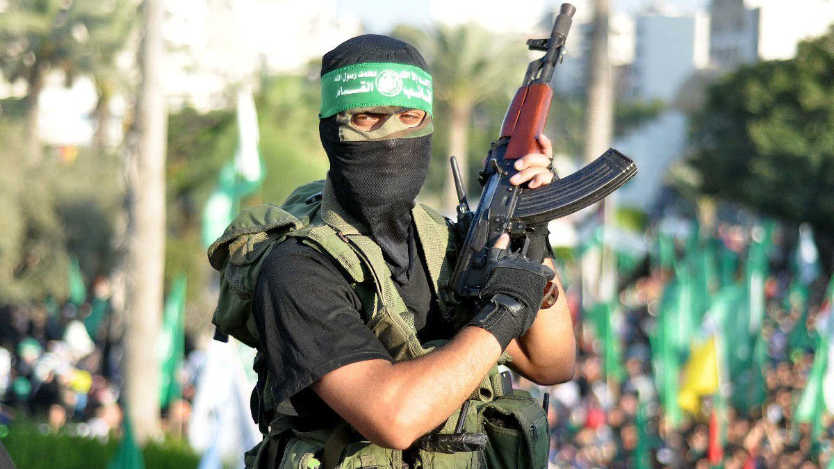 AK-47 l'arme préférée de la résistance contre l'occupation