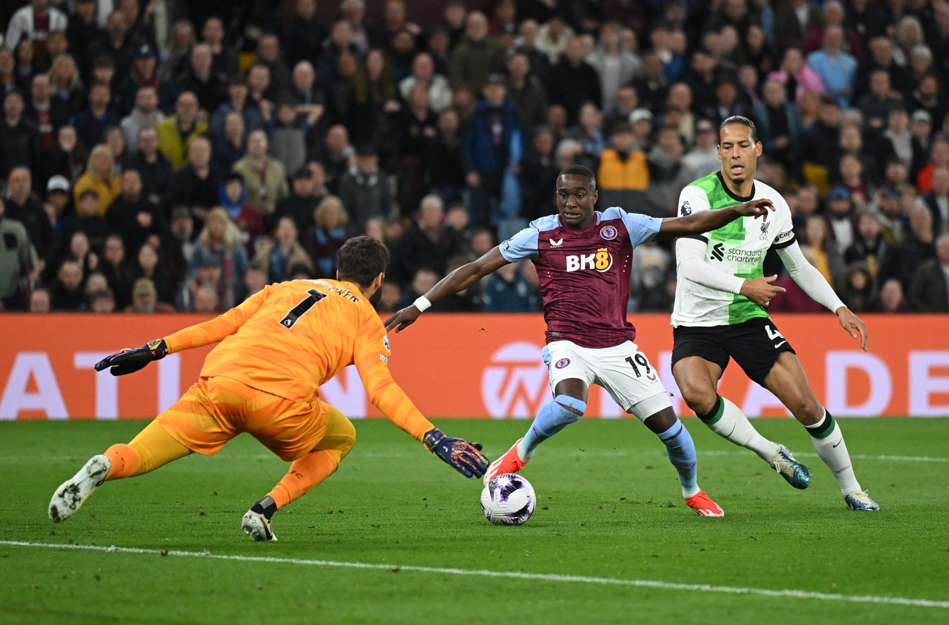 Aston Villa arrache un nul spectaculaire face à Liverpool en 3 min