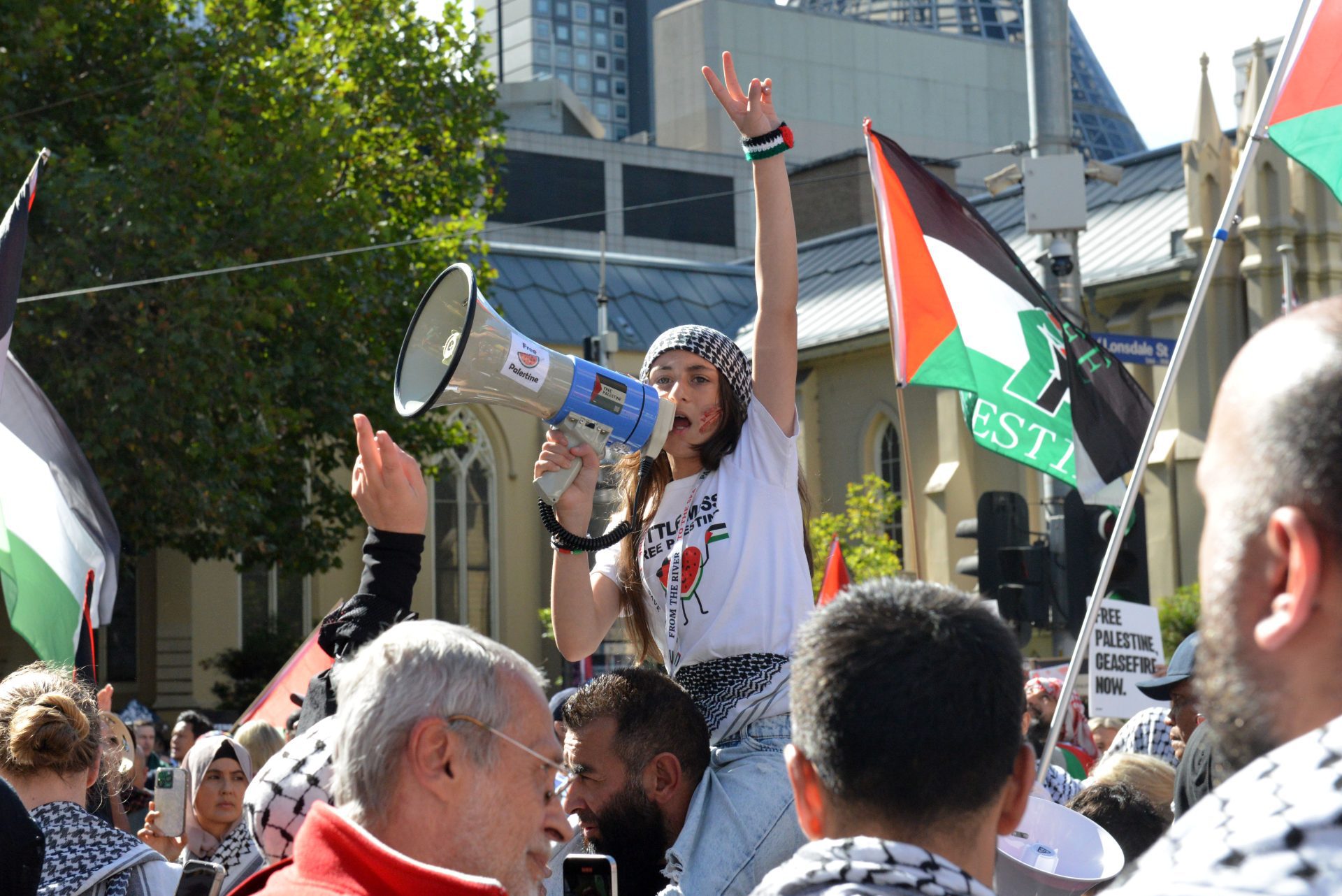Australie arrête des pro-Gaza, USA répriment violemment anti-guerre