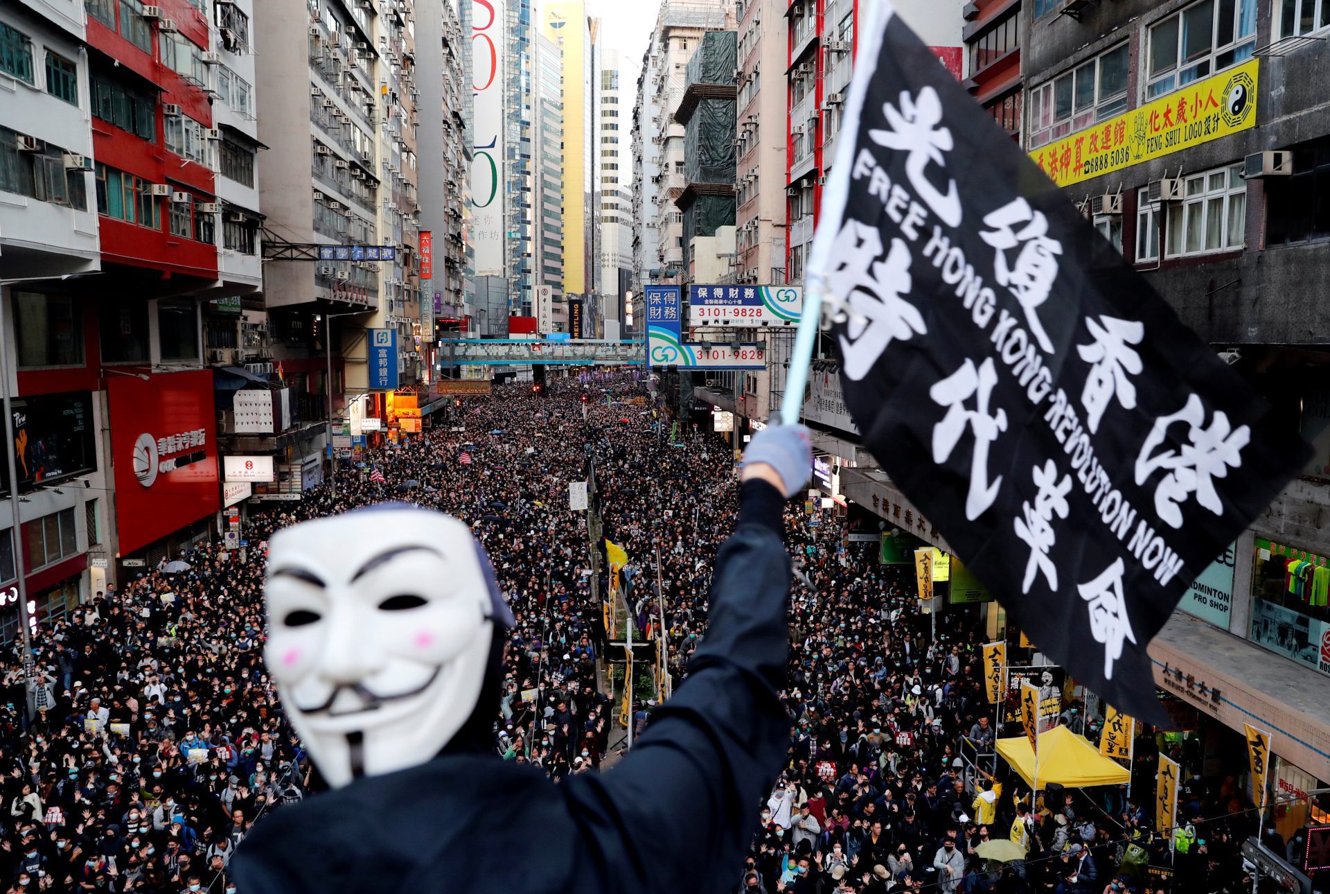 Cour de Hong Kong interdit le chant protestataire Gloire à Hong Kong