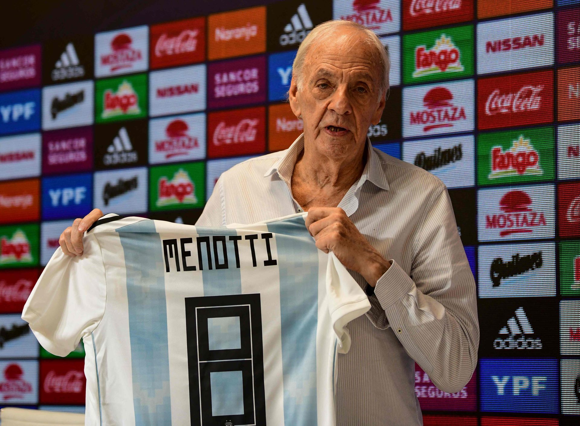 Décès de Menotti, héros argentin de 1978, Messi le pleure