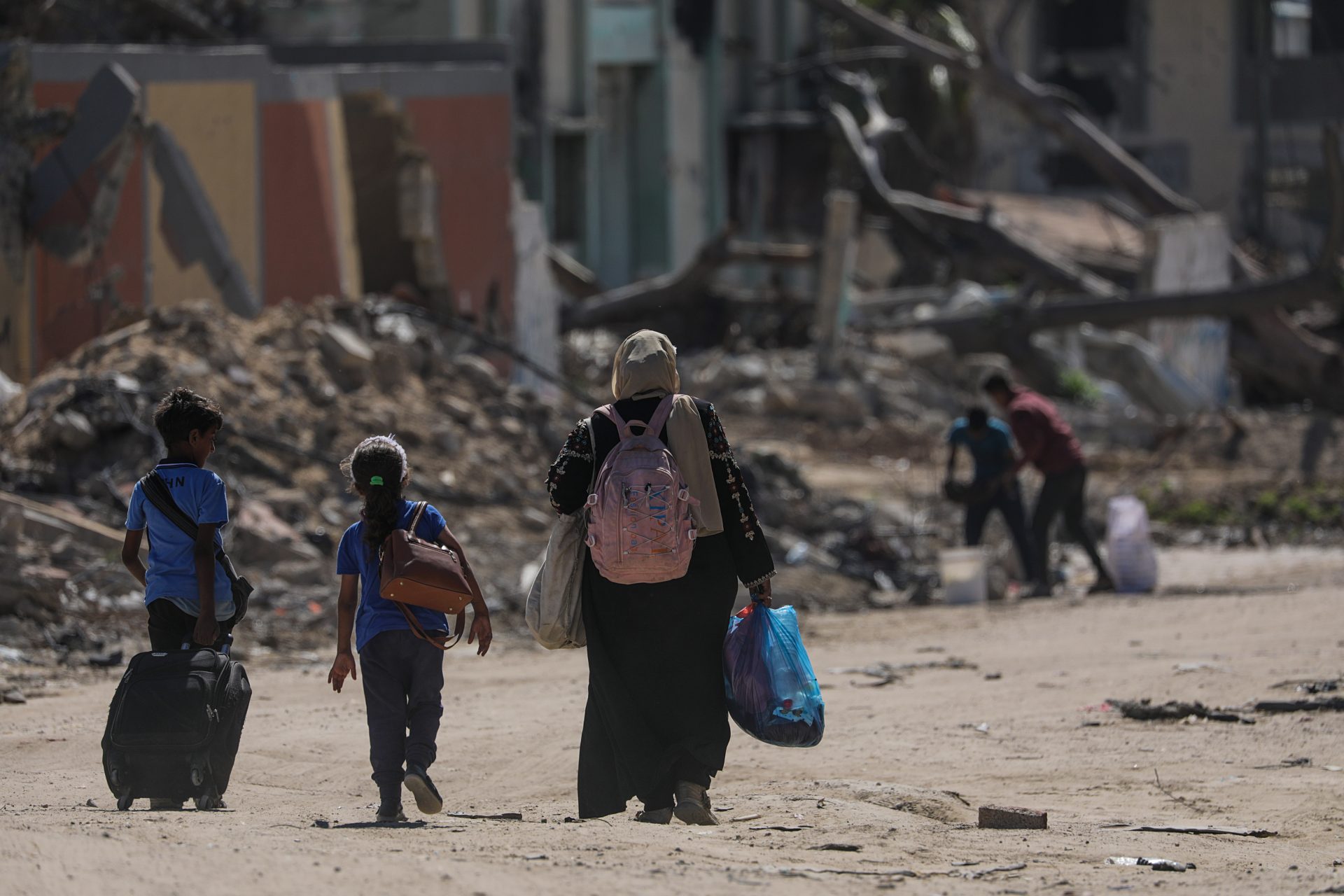 Déplacement de 110 000 Palestiniens à Rafah, Alerte ONU sur un Désastre Potentiel