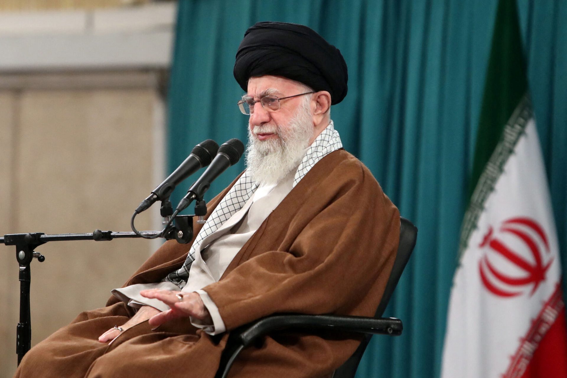 Khamenei confirme Mokhber comme président intérimaire en Iran