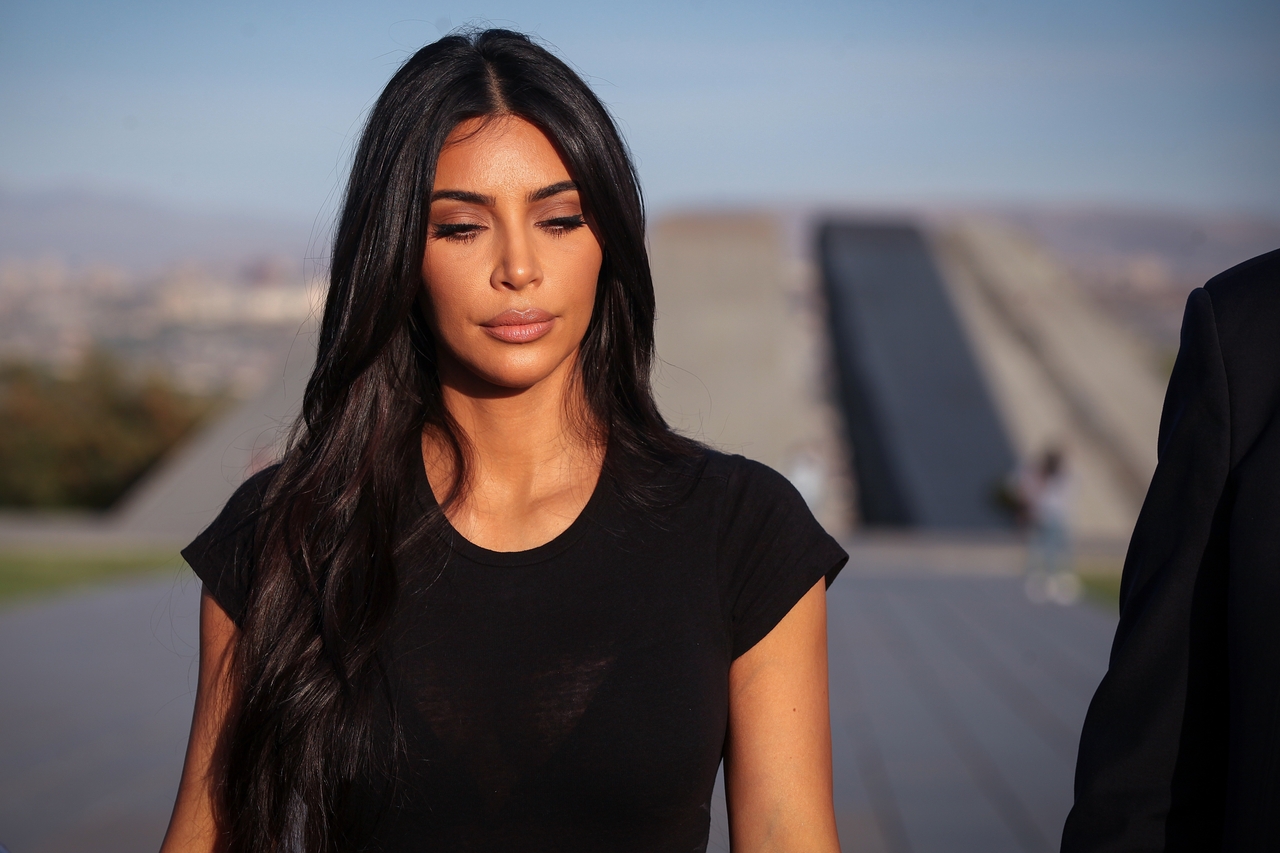 L'astuce magique de Kim Kardashian pour masquer les rougeurs du visage
