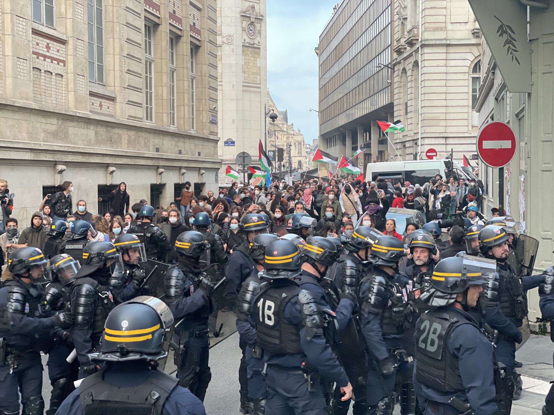 La police réprime des manifs pro-Gaza à la Sorbonne et Sciences Po