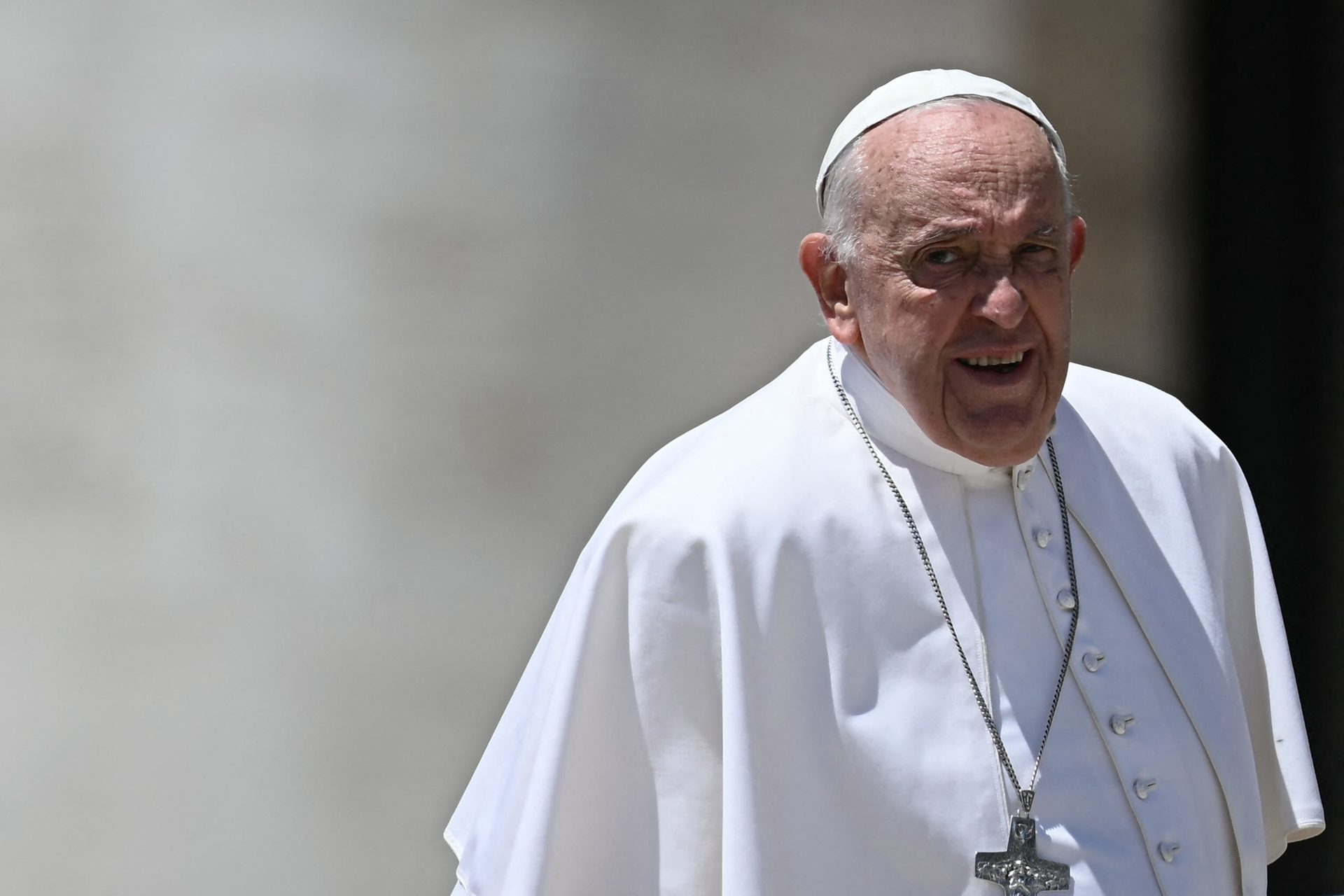 Le pape utilise une insulte homophobe selon les médias italiens