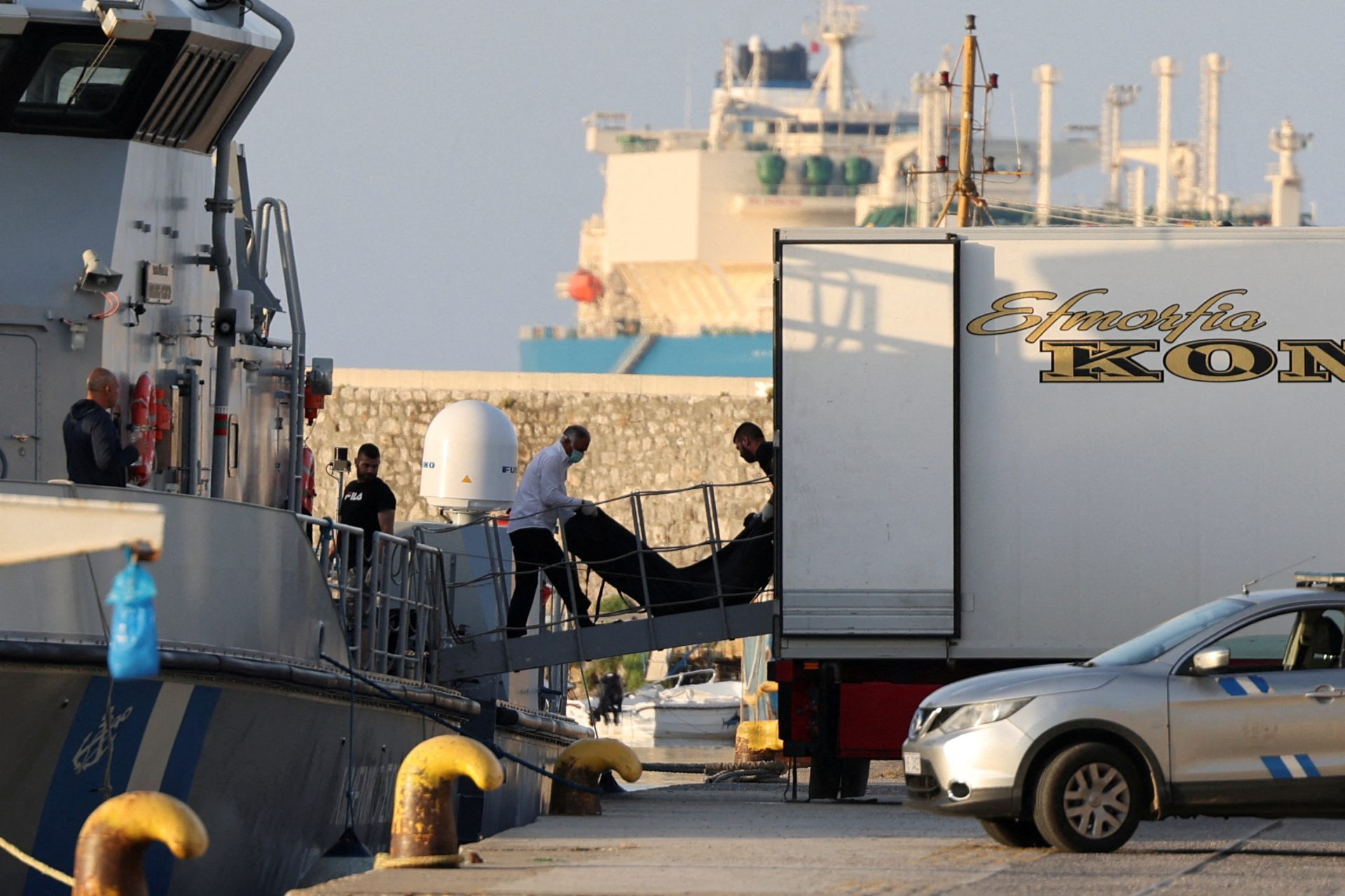 Neuf Égyptiens jugés en Grèce pour naufrage meurtrier à Pylos