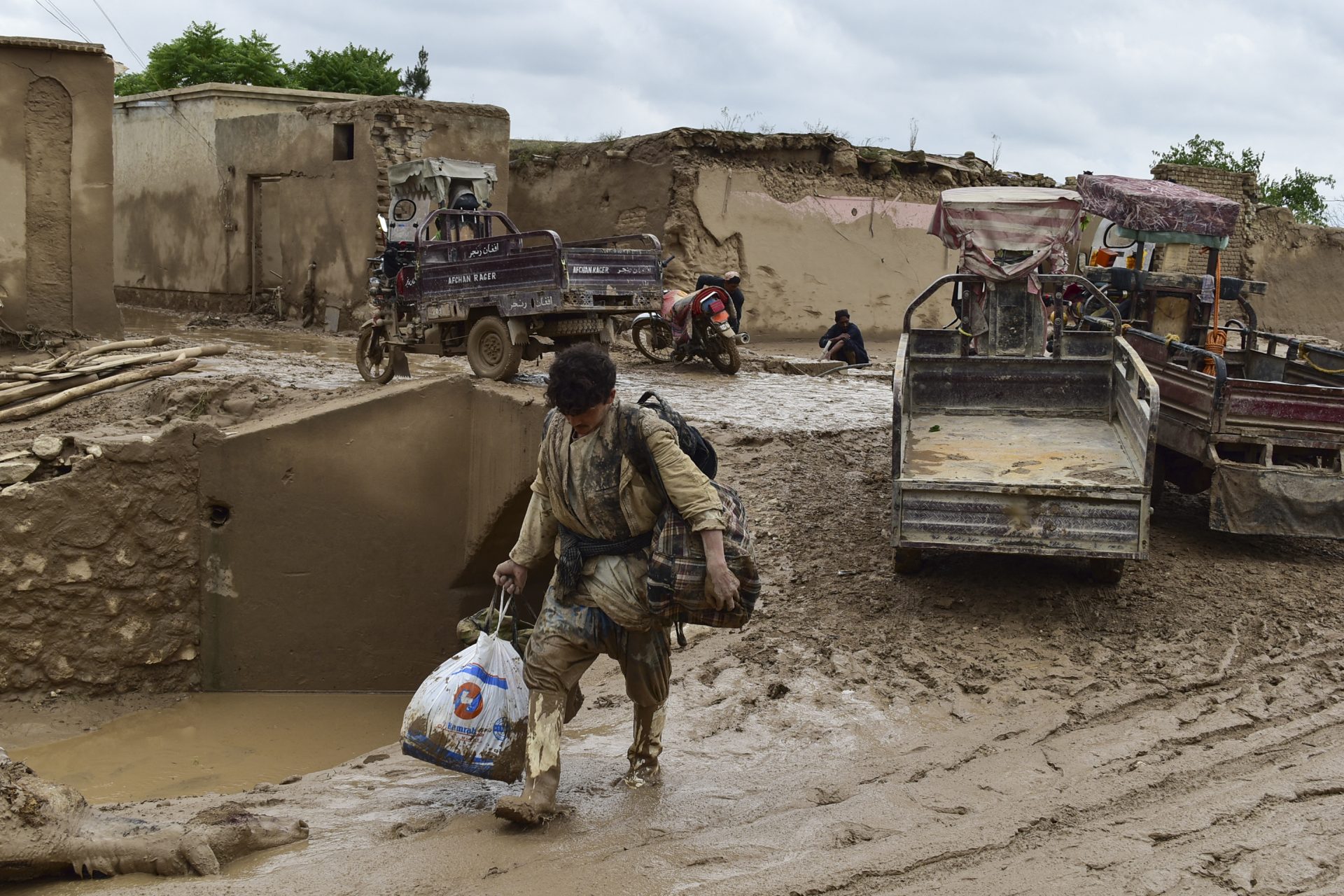 Plus de 150 morts dans les inondations soudaines en Afghanistan