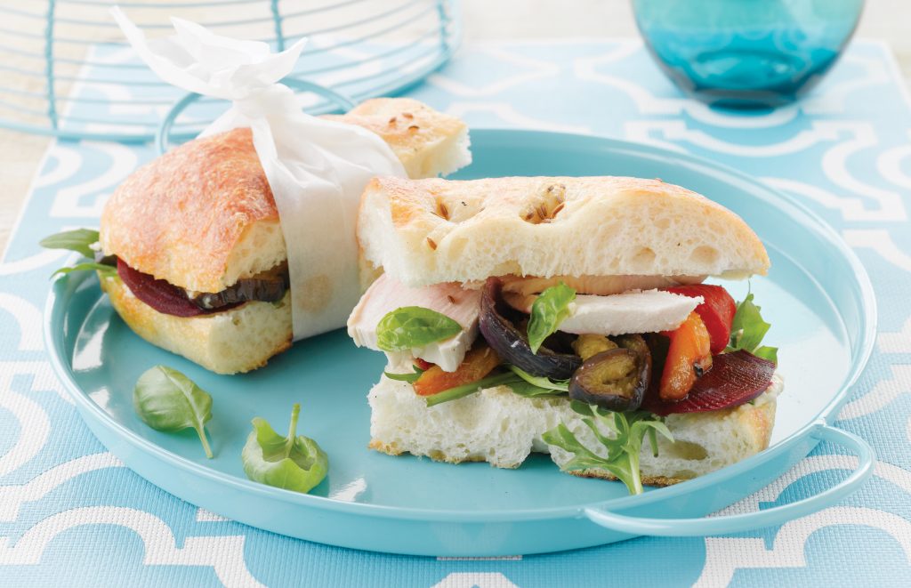 Sandwich méditerranéen au poulet : le délice!