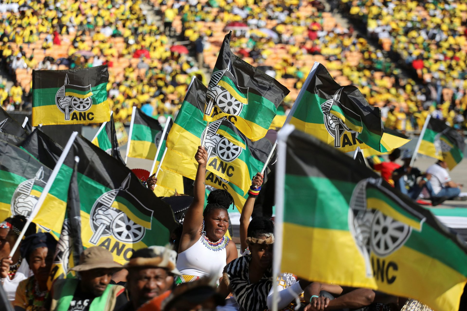 Victoire assurée de l'ANC aux élections sud-africaines malgré erreurs