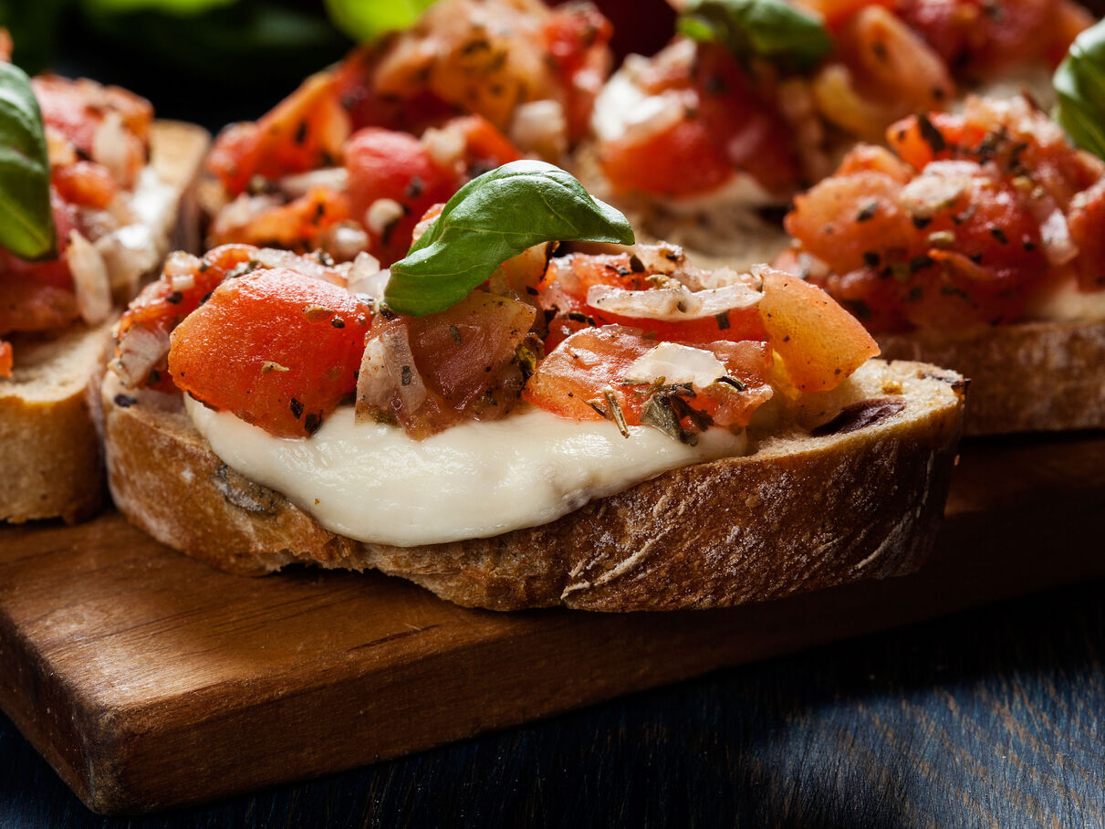 12 Recettes de Bruschettas Parfaites pour Vos Apéritifs et Repas du Soir