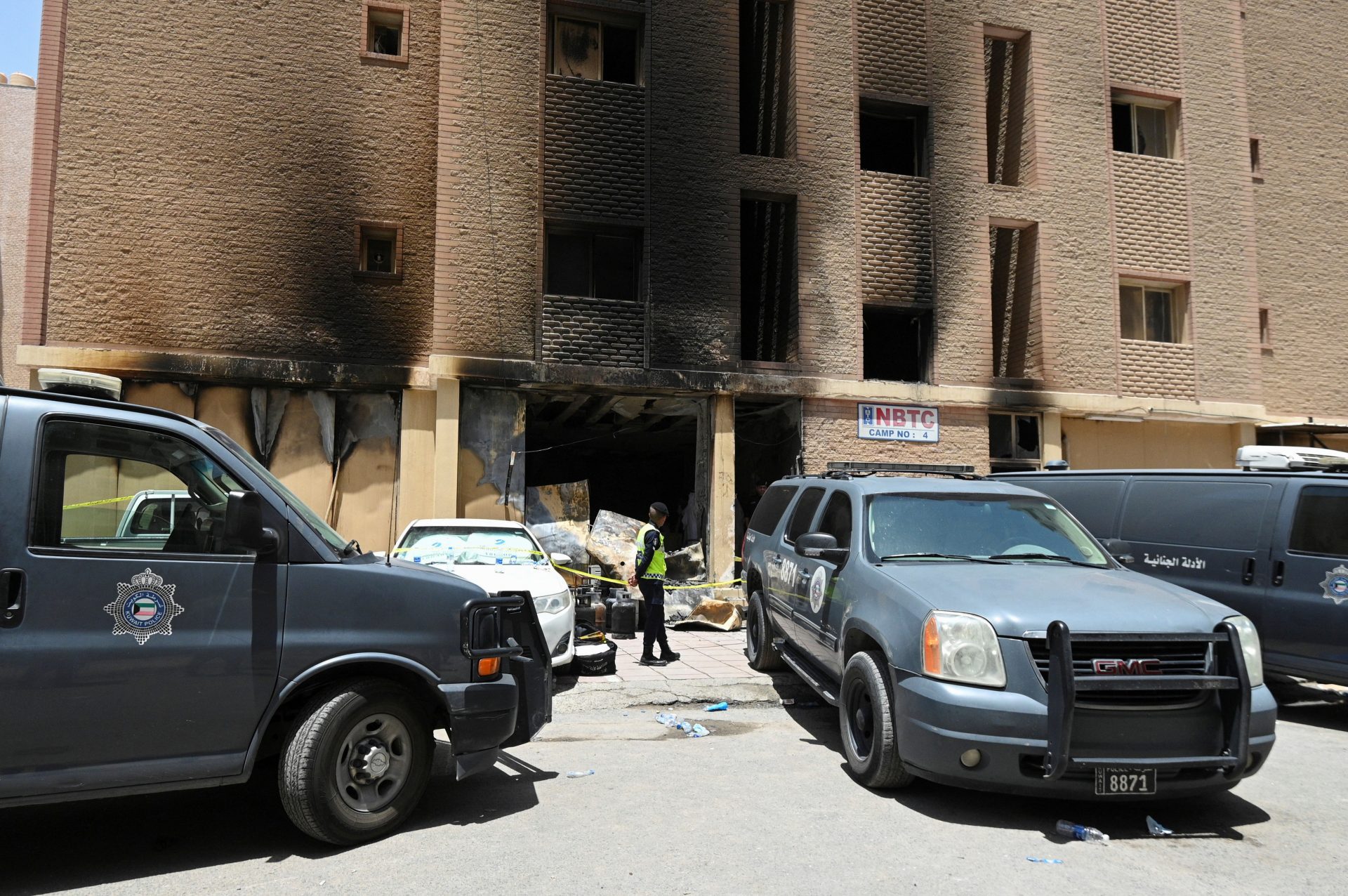 Bilan : 49 morts dans un incendie dans un immeuble au Koweït