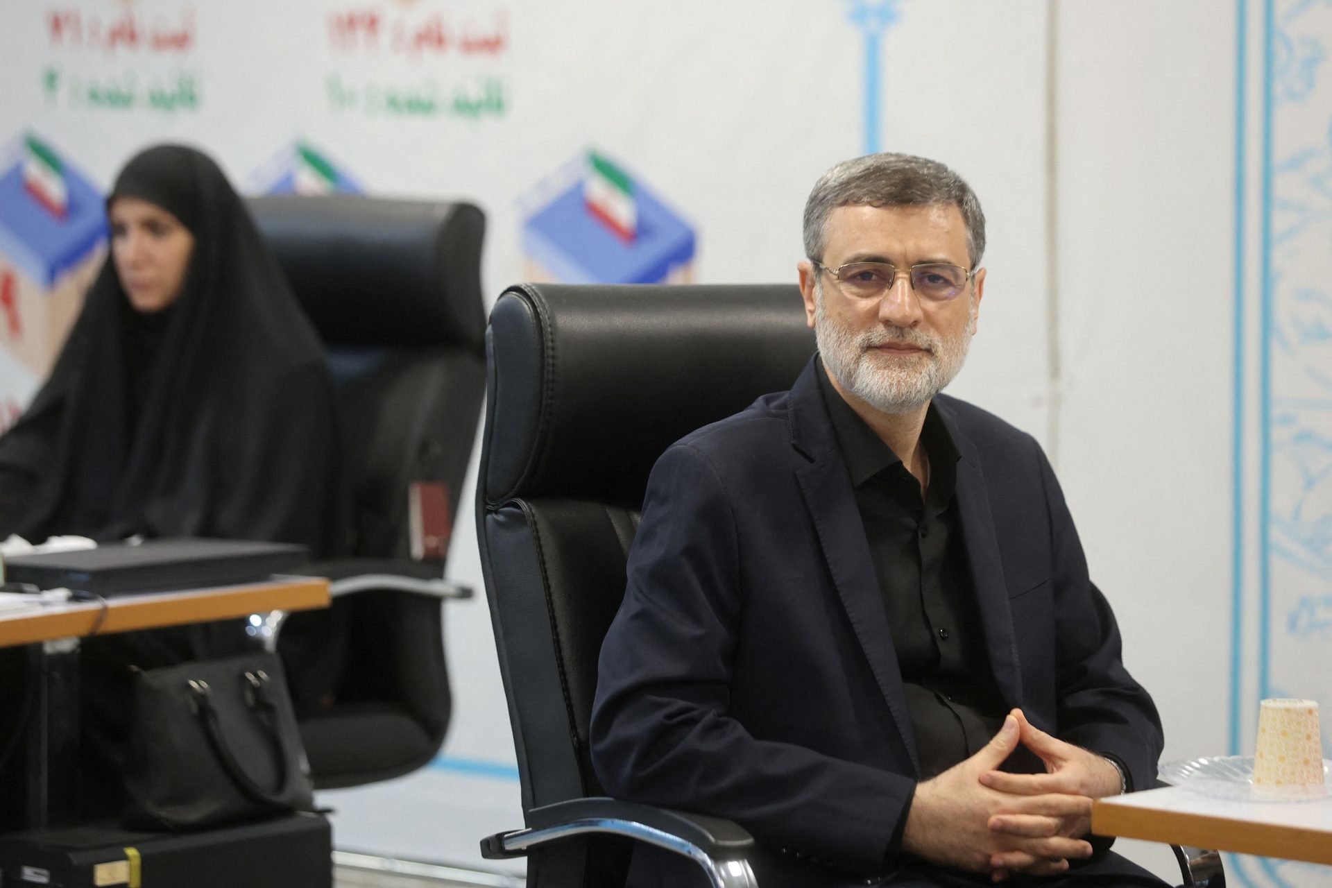 Deux candidats retirés en Iran attentes de victoire de Beheshtian