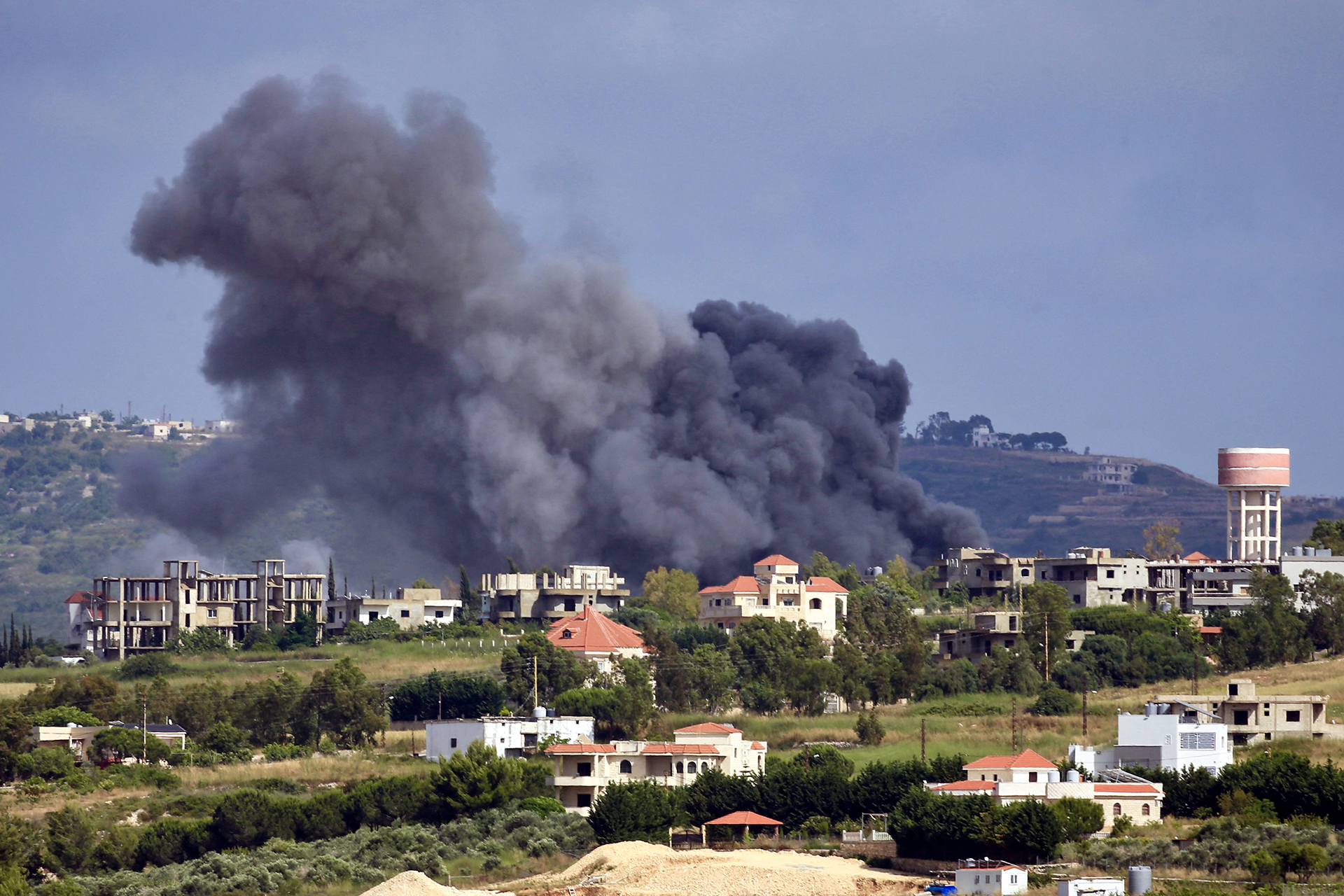 Israël bombarde le sud du Liban les USA craignent une attaque iranienne