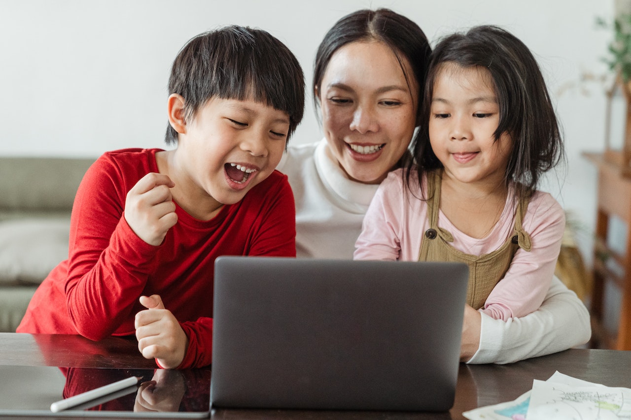 Le succès de la Chine dans la réduction du temps d'écran des enfants