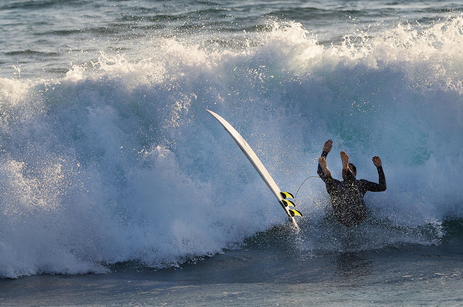 Les dangers du surf et comment les éviter selon un médecin expert.jpeg