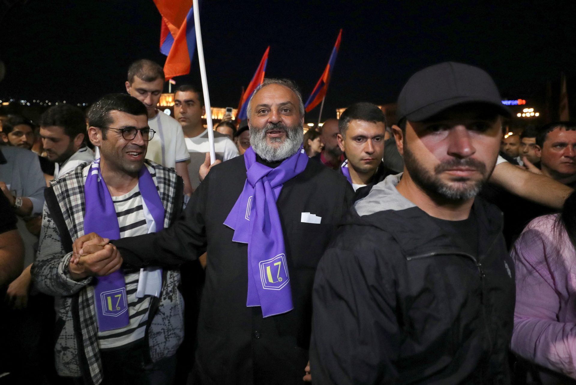 Manifestations arméniennes réclament la démission du PM pour concessions
