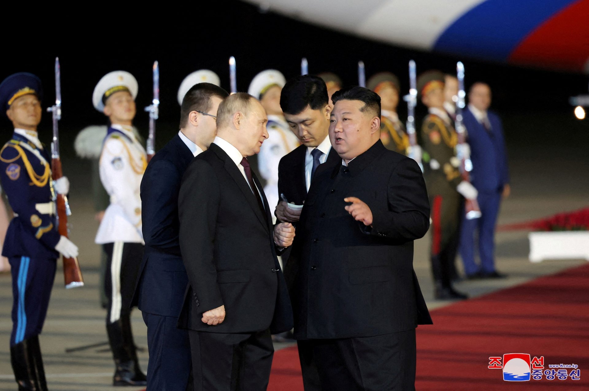 Poutine et Kim discutent en grande pompe à Pyongyang