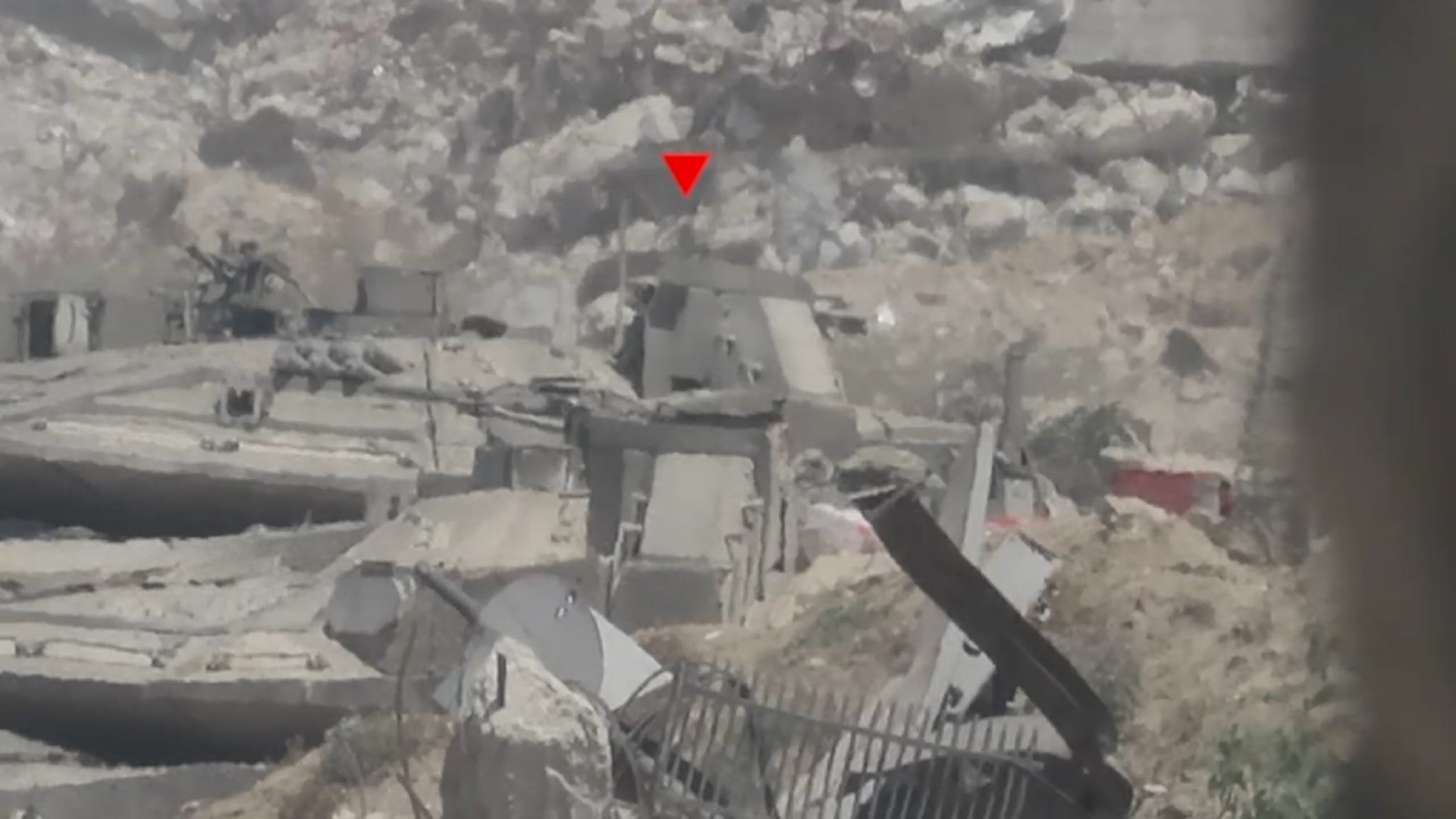Résistance palestinienne repousse invasion à Shuja'iyya détruit char
