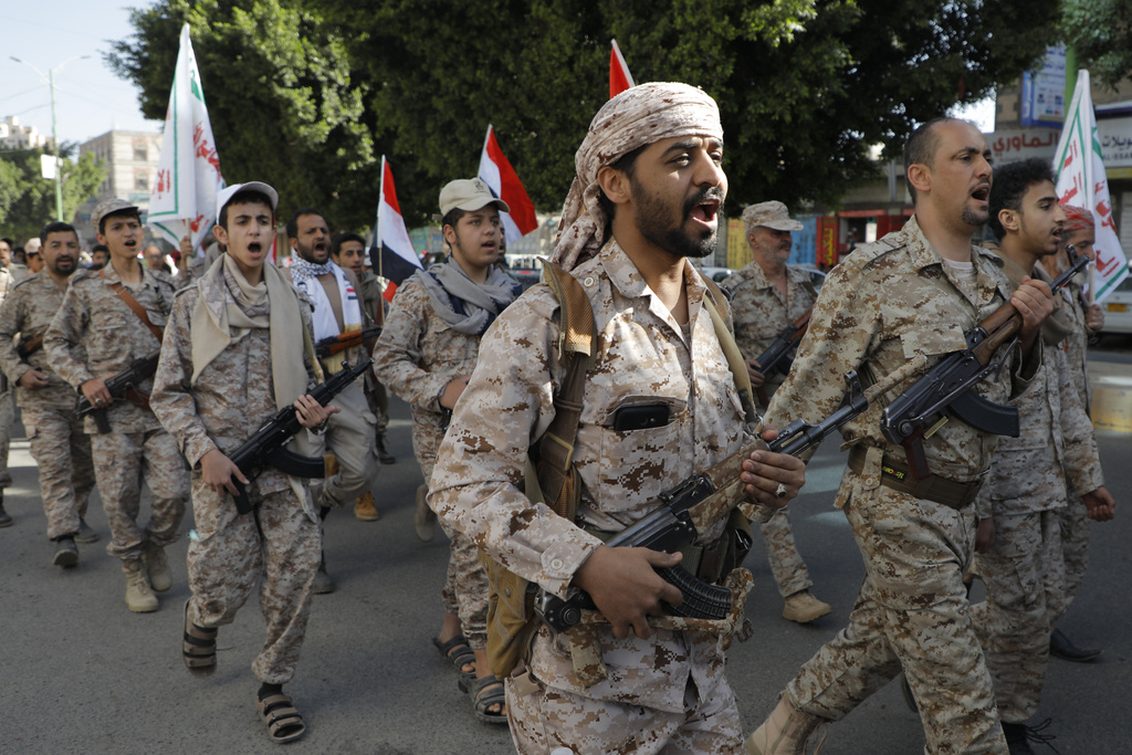 Tensions Mer Rouge Attaque des Houthis contre porte-avions US