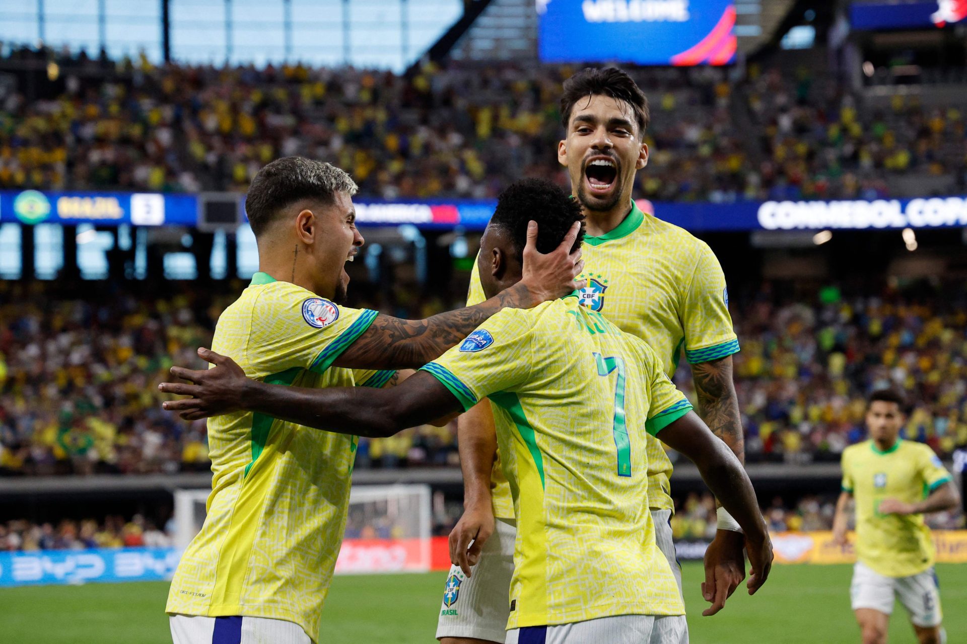 Vinicius mène la victoire 4-0 du Brésil contre le Paraguay