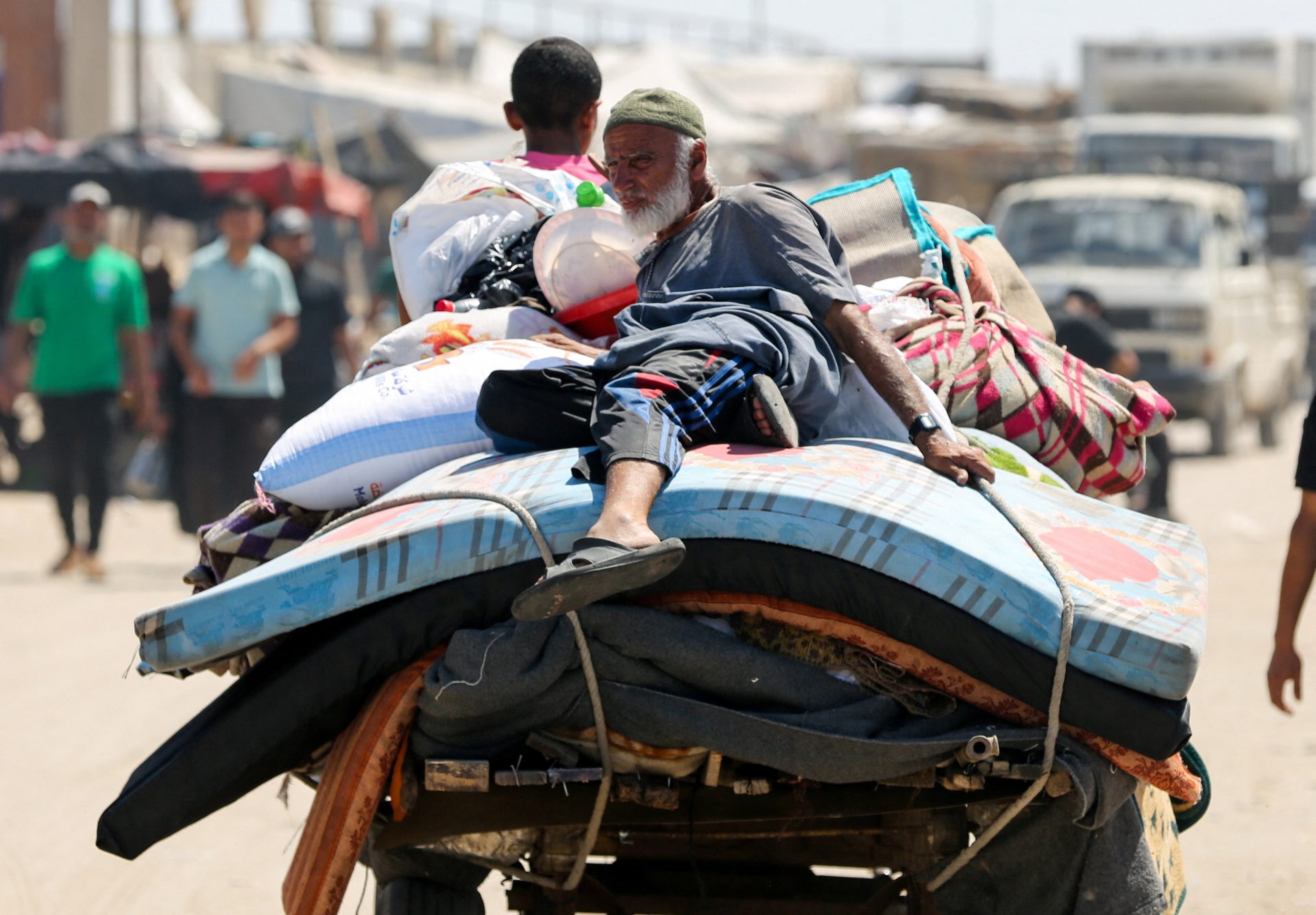Violents affrontements à l'ouest de Rafah, bombardement des tentes