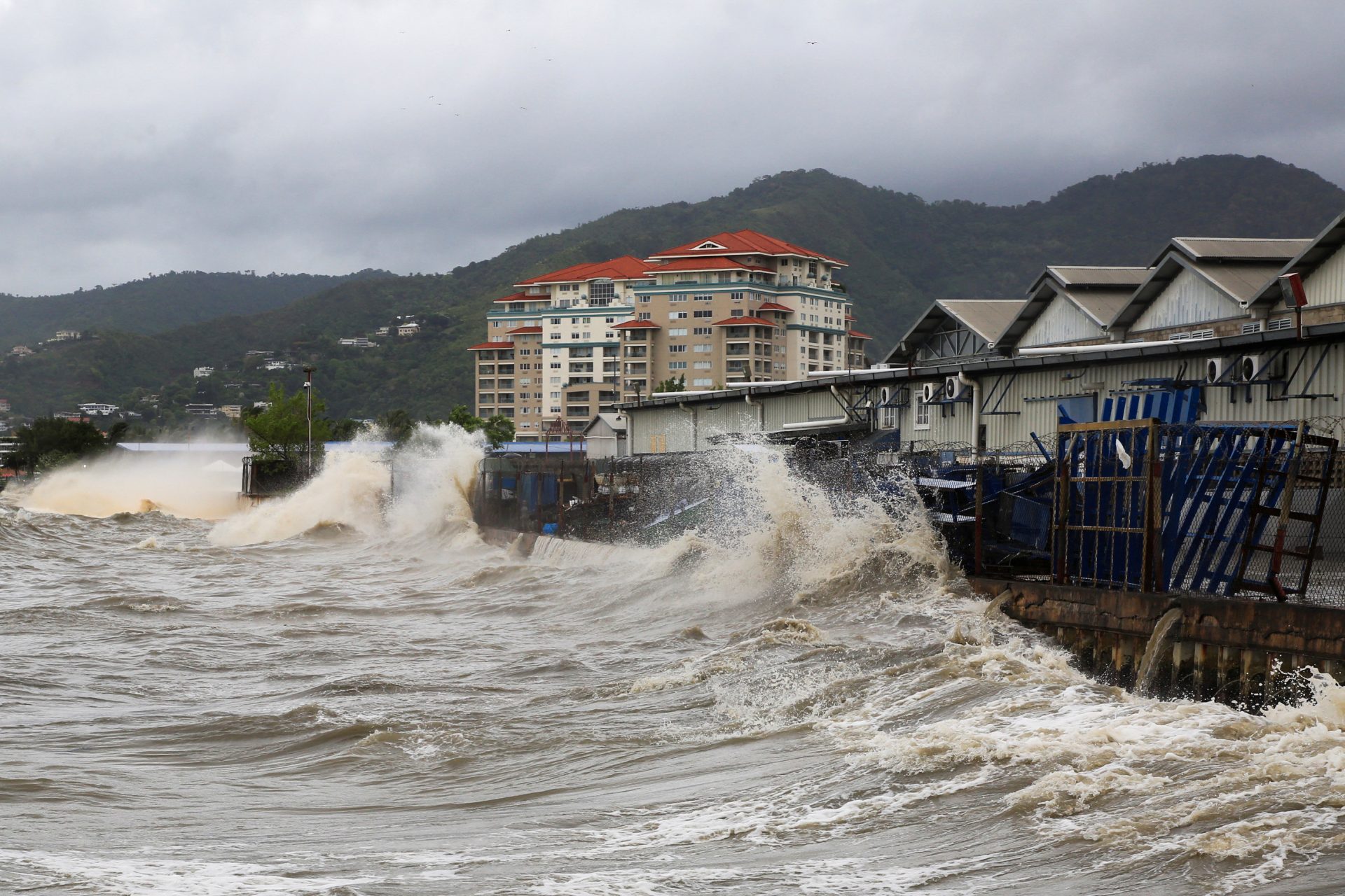 Alerte d'un ouragan "catastrophique" imminente pour la Jamaïque