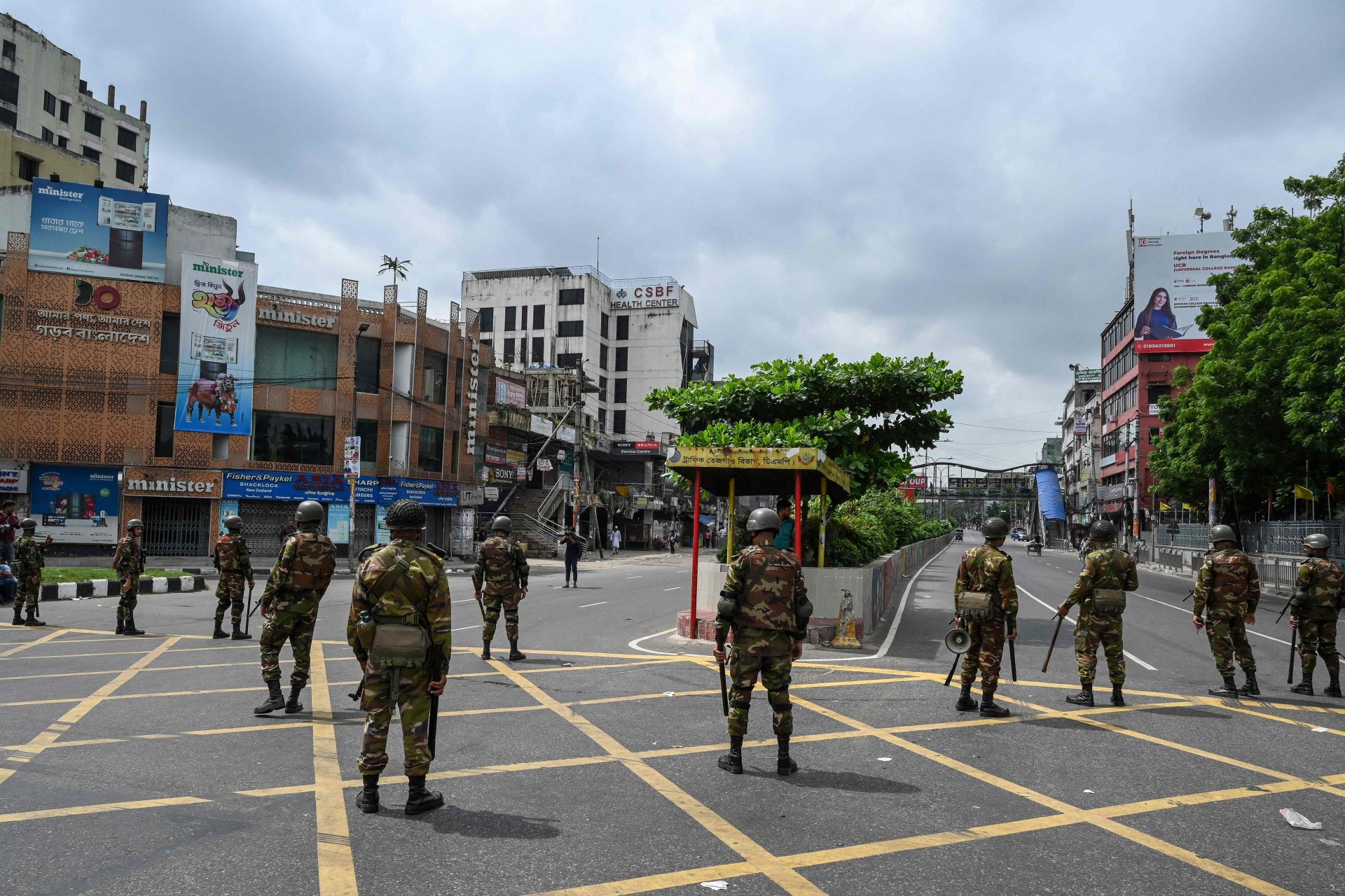 Bangladesh forces de l'ordre ouvrent le feu sur les manifestants