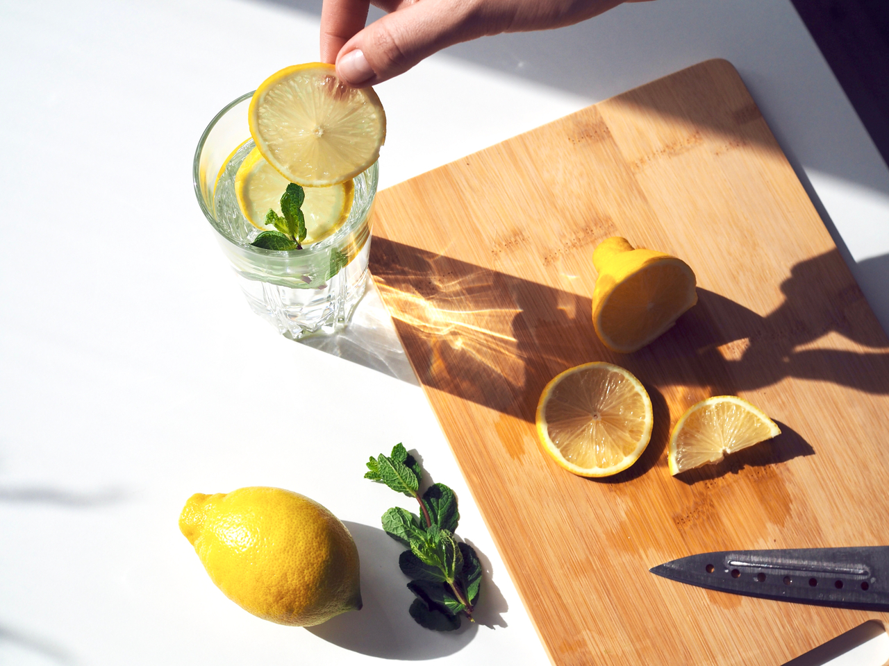 Commencez votre journée avec cette boisson au citron recommandée par une nutritionniste