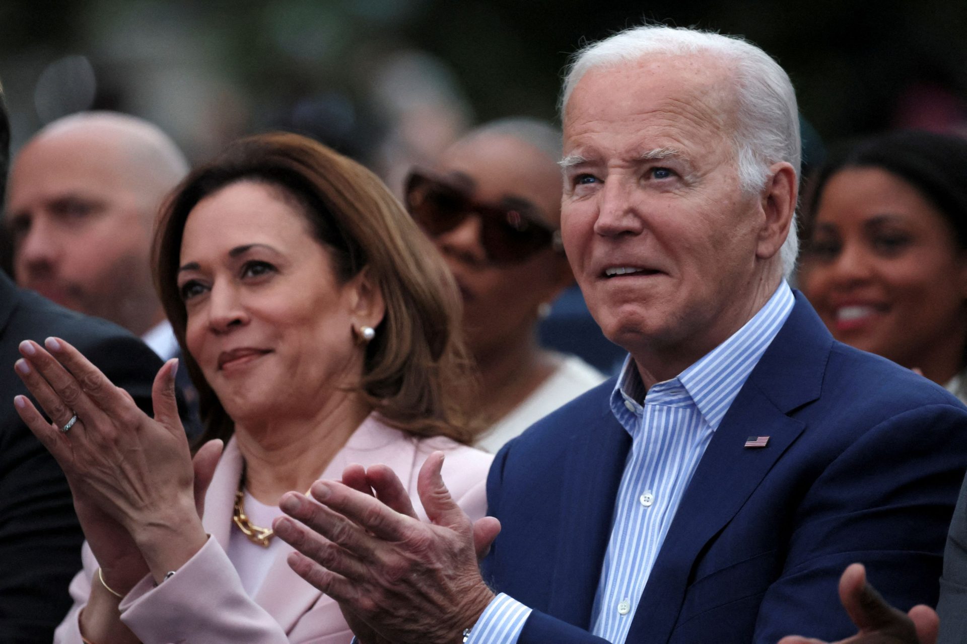 Divisions chez les électeurs démocrates après retrait de Biden