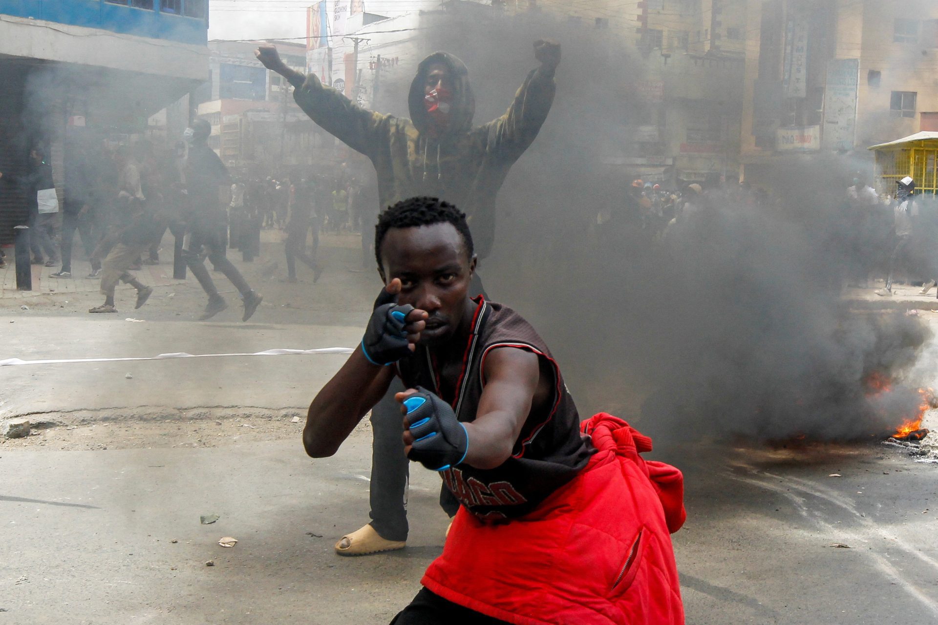 Hélicoptères pour députés, taxes pour le peuple : colère au Kenya