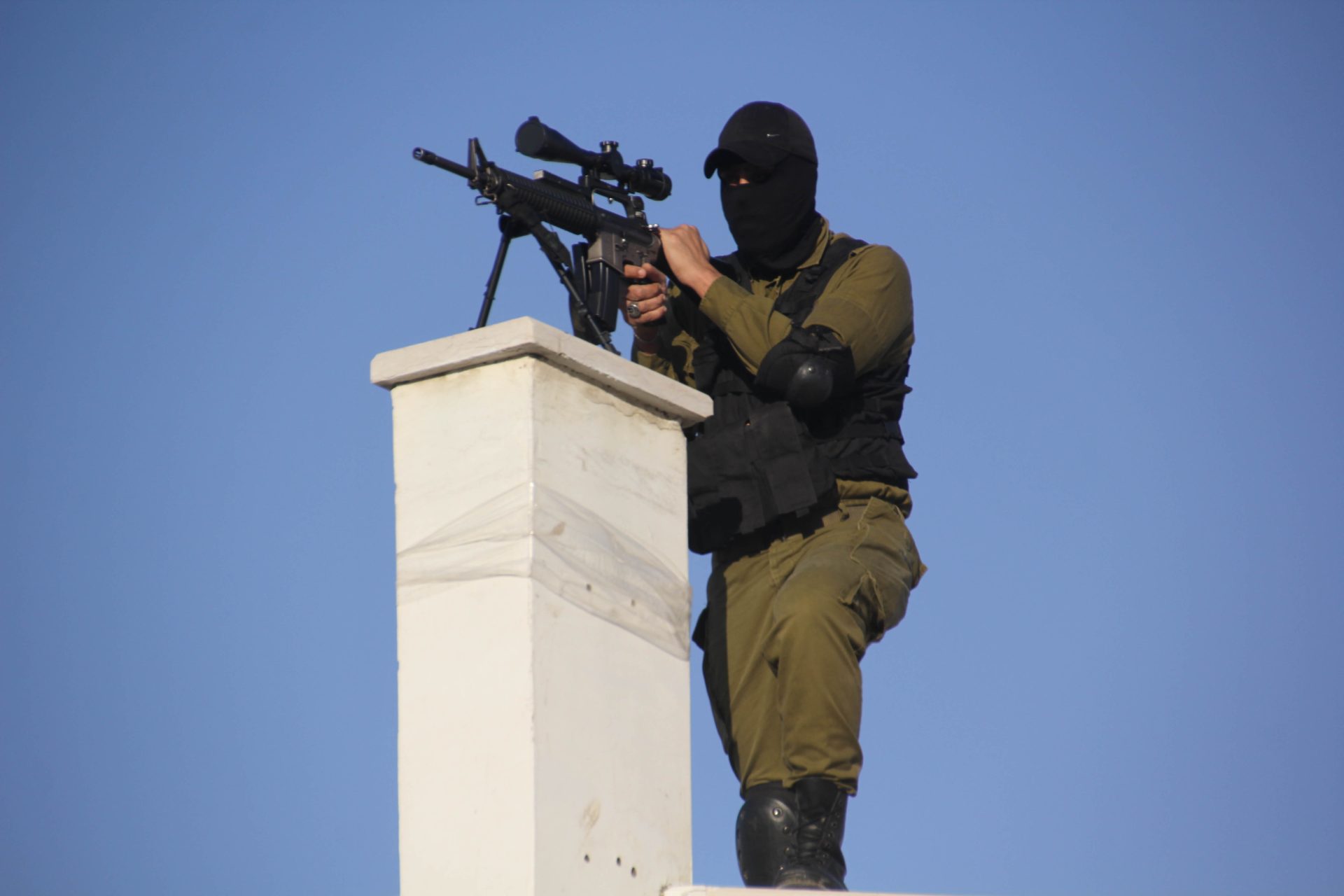 La résistance active le sniper contre l'occupation en Cisjordanie