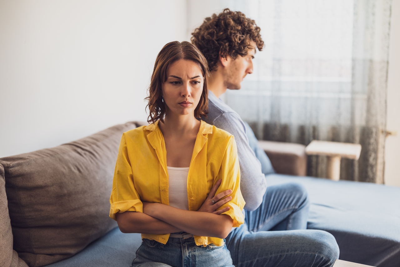 Les 5 signes révélateurs d'une relation toxique selon Katie Hood