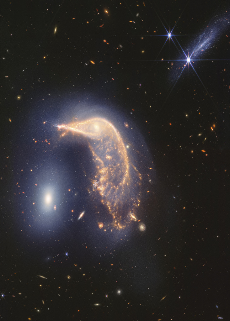 NASA dévoile photos Webb de galaxies entrelacées