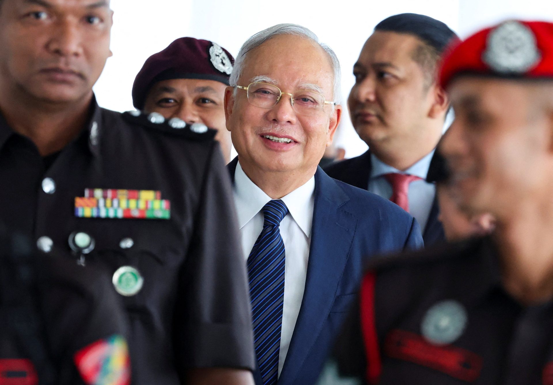 Najib de Malaisie échoue à éviter la prison pour corruption
